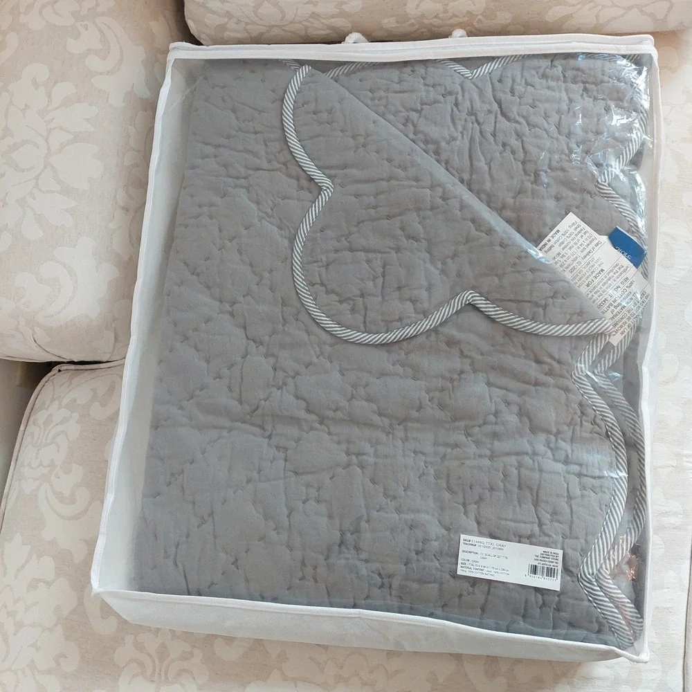 The Company Store Scallop Cotton Quilt Solid Gray/White Trim Twin/TXL $199 NEW!